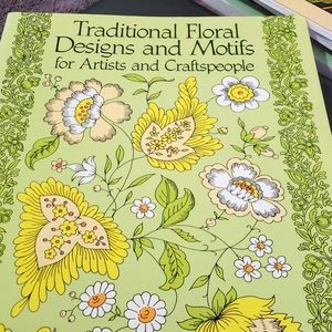 Traditional Floral Designs and Motifs soft cover book